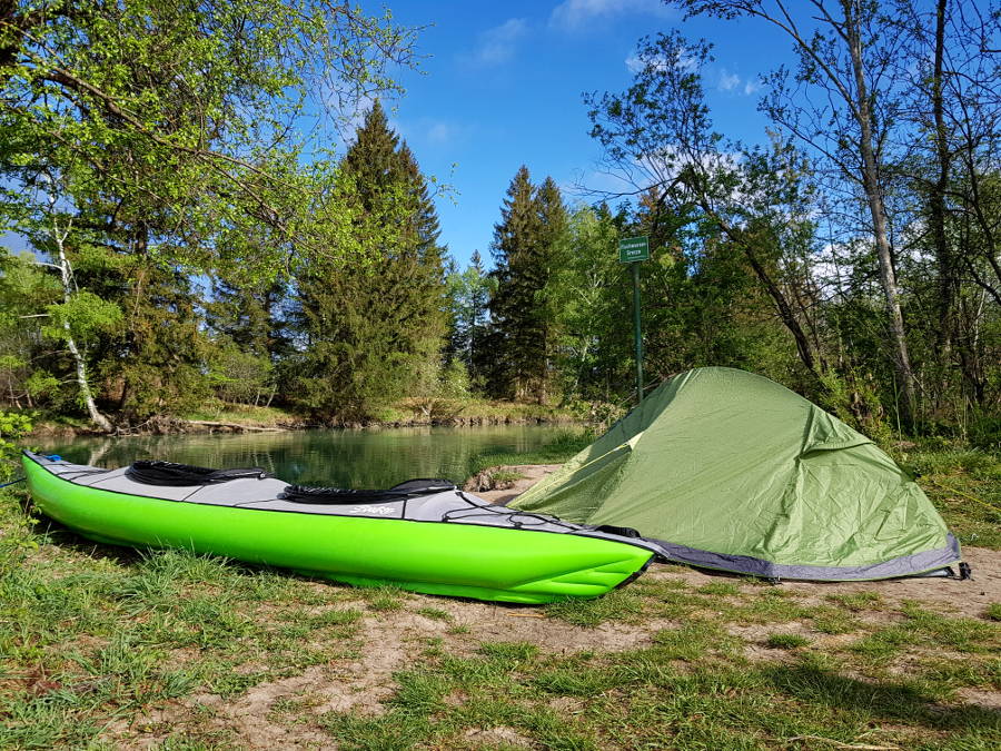 kajak campen mit zelt