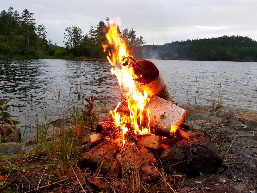 Finnland_Saimaa_Lagerfeuer