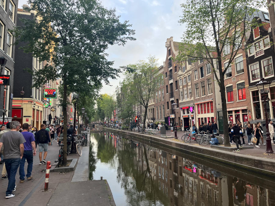 amsterdam wochenende abend gracht