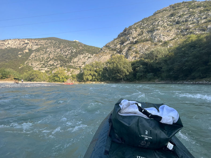 packrafting italien etsch ceraino beach